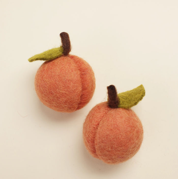 Ga. Peach Wool Cat Toy